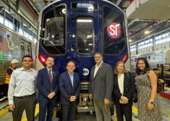 MTA Board Member’s Proposal Sparks Fury in Staten Island Over New Train Cars